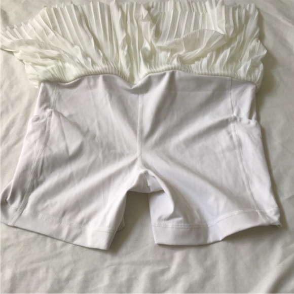 Lululemon Mesh Pleats Tennis Pickle Ball Skirt White size 10 - Picture 6 of 6